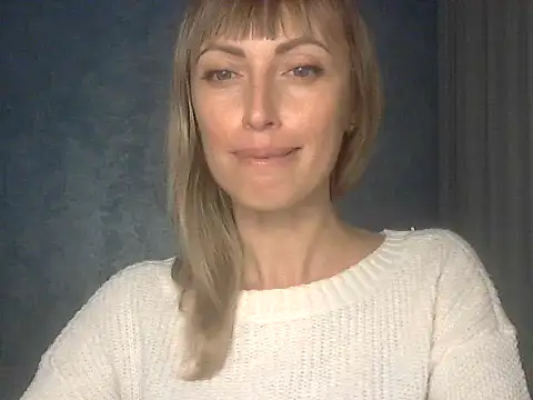 Snapshot of EffectMaya chatting on October 21, 2025, 3:57 pm EffectMaya online show from October 21, 2025, 3:57 pm