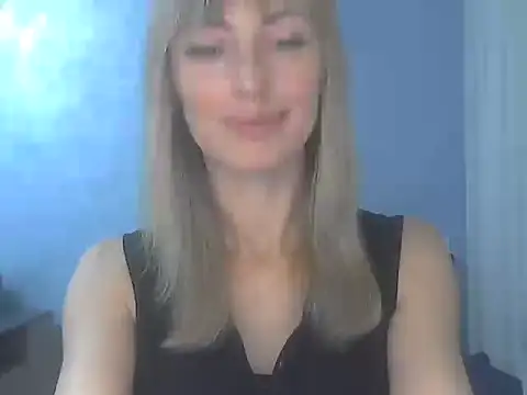 Snapshot of EffectMaya chatting on November 7, 2025, 3:23 pm EffectMaya online show from November 7, 2025, 3:23 pm