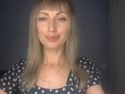 Snapshot of EffectMaya chatting on December 14, 2025, 6:23 pm EffectMaya online show from December 14, 2025, 6:23 pm