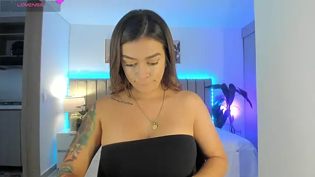 Snapshot of Victoria_romanox chatting on September 29, 2025, 6:57 pm Victoria romanox online show from September 29, 2025, 6:57 pm