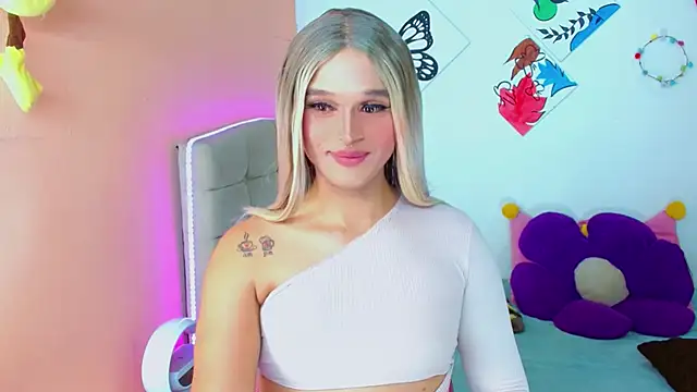 TaylorMon online show from October 18, 2025, 2:47 am