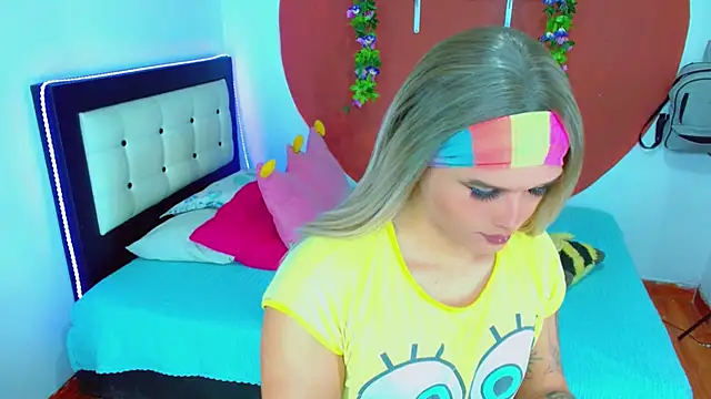 TaylorMon online show from December 3, 2025, 3:43 pm