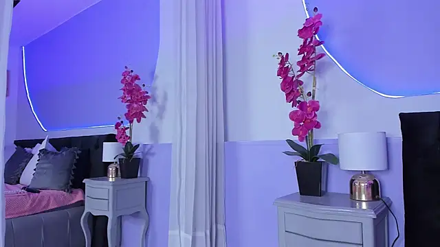 Snapshot of Julieta_Cortes__ chatting on January 23, 2025, 2:50 pm Julieta Cortes online show from January 23, 2025, 2:50 pm