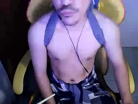 Snapshot of cloudyth1994 chatting on February 25, 2025, 8:30 pm cloudyth1994 online show from February 25, 2025, 8:30 pm