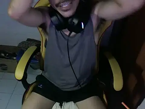 Snapshot of cloudyth1994 chatting on September 11, 2025, 12:05 pm cloudyth1994 online show from September 11, 2025, 12:05 pm