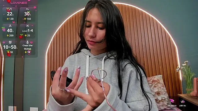 Snapshot of NayeCloud chatting on October 29, 2025, 3:31 am NayeCloud online show from October 29, 2025, 3:31 am