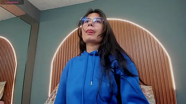 Snapshot of NayeCloud chatting on November 20, 2025, 3:39 am NayeCloud online show from November 20, 2025, 3:39 am