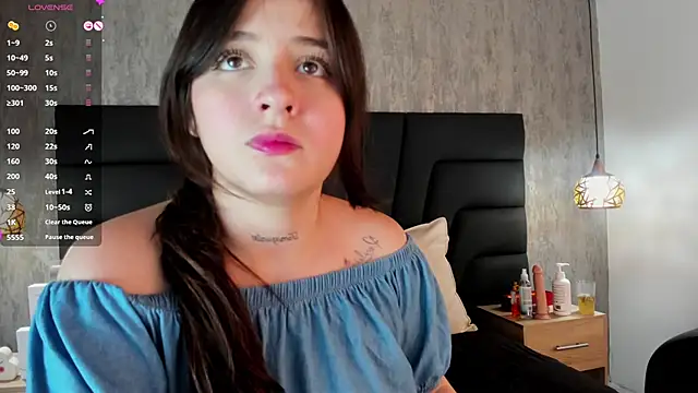 Sabrina Lennox online show from February 6, 2025, 10:43 pm