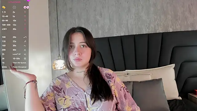 Sabrina Lennox online show from February 8, 2025, 7:38 pm