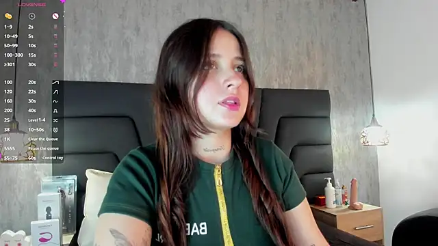 Sabrina Lennox online show from February 12, 2025, 7:35 pm