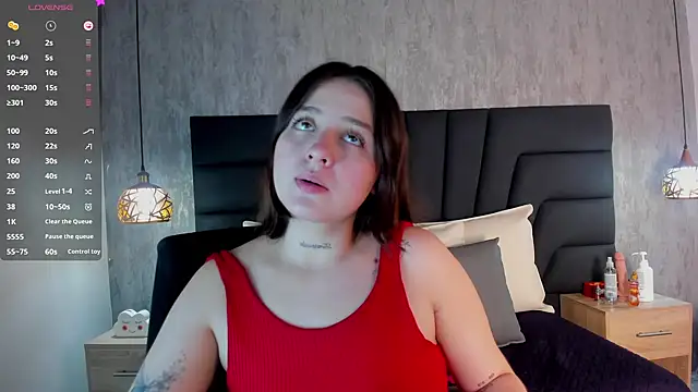 Sabrina Lennox online show from February 13, 2025, 7:52 pm