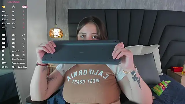 Sabrina Lennox online show from March 21, 2025, 2:28 am