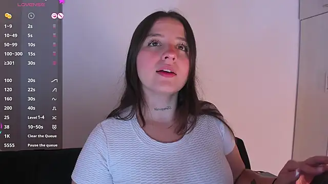 Sabrina Lennox online show from September 9, 2025, 4:56 am