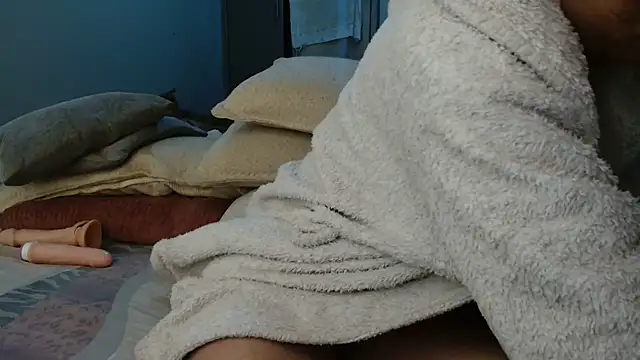 Snapshot of SEXYLIGHTBITCH chatting on March 15, 2025, 8:26 am SEXYLIGHTBITCH online show from March 15, 2025, 8:26 am