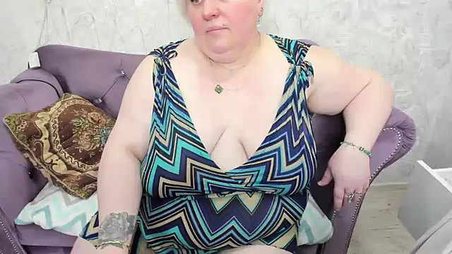 Snapshot of fashiona chatting on March 9, 2025, 7:34 am fashiona online show from March 9, 2025, 7:34 am