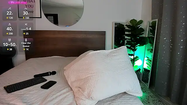 Isaa Coleman  online show from March 4, 2025, 1:45 am