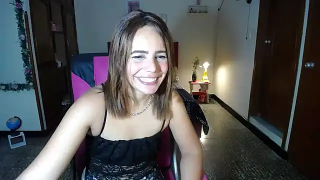 danielle rose 1 online show from February 11, 2025, 7:48 pm