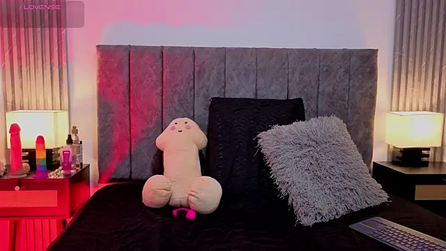 Ema Stone65 online show from October 27, 2025, 8:13 pm