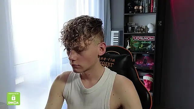 Snapshot of Keytaro chatting on October 28, 2025, 10:08 am Keytaro online show from October 28, 2025, 10:08 am