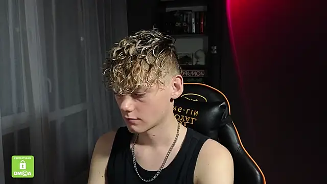 Snapshot of Keytaro chatting on October 30, 2025, 10:43 pm Keytaro online show from October 30, 2025, 10:43 pm