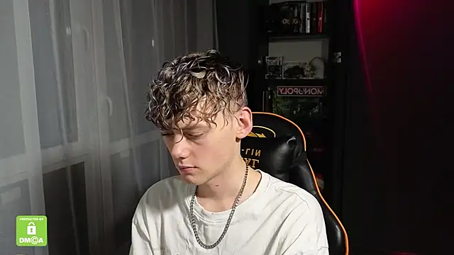 Snapshot of Keytaro chatting on November 6, 2025, 3:24 pm Keytaro online show from November 6, 2025, 3:24 pm