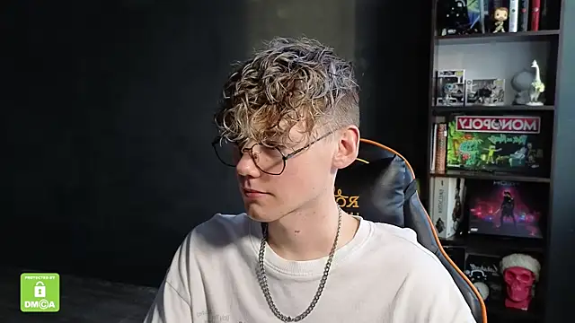 Snapshot of Keytaro chatting on November 20, 2025, 1:11 pm Keytaro online show from November 20, 2025, 1:11 pm