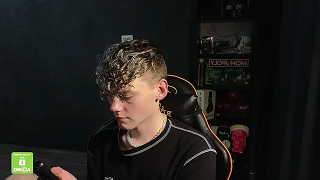 Snapshot of Keytaro chatting on November 24, 2025, 9:25 pm Keytaro online show from November 24, 2025, 9:25 pm