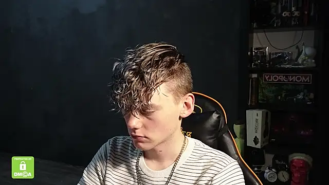 Snapshot of Keytaro chatting on November 30, 2025, 12:42 pm Keytaro online show from November 30, 2025, 12:42 pm