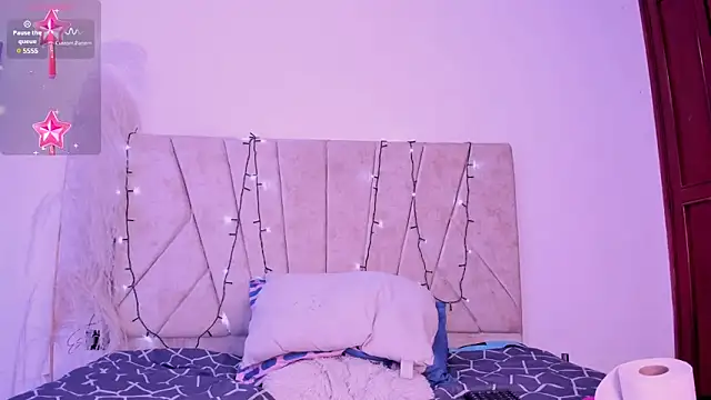 Snapshot of Kaela18 chatting on December 18, 2024, 4:17 pm Kaela18 online show from December 18, 2024, 4:17 pm