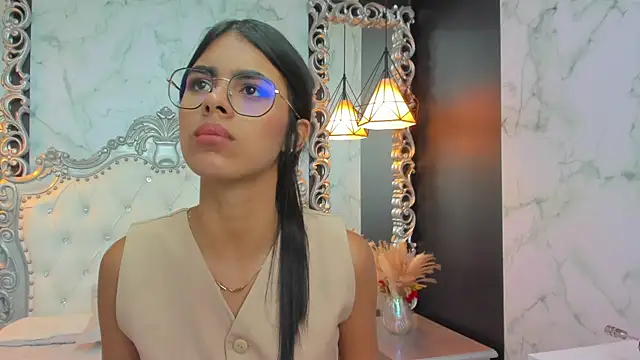 Snapshot of Isa_little4u chatting on January 25, 2025, 7:18 pm Isa little4u online show from January 25, 2025, 7:18 pm