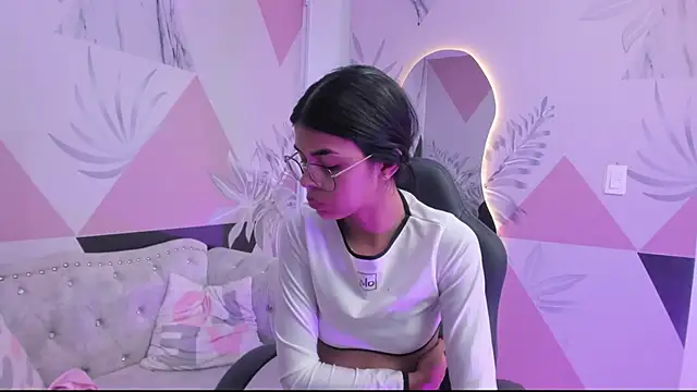 Snapshot of Isa_little4u chatting on March 18, 2025, 1:53 pm Isa little4u online show from March 18, 2025, 1:53 pm