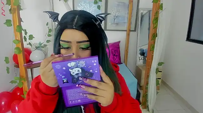 lussyevans24 online show from February 19, 2025, 4:44 am