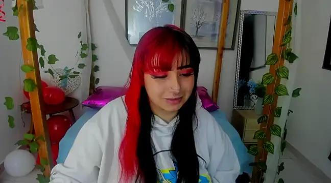 lussyevans24 online show from February 21, 2025, 4:07 am