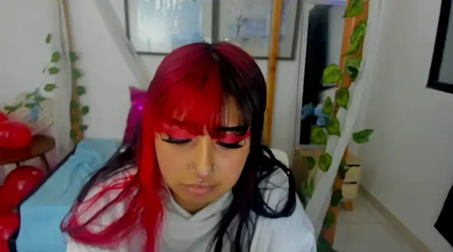 lussyevans24 online show from February 21, 2025, 10:17 am