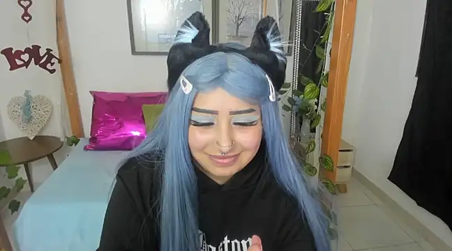 lussyevans24 online show from March 12, 2025, 6:29 am