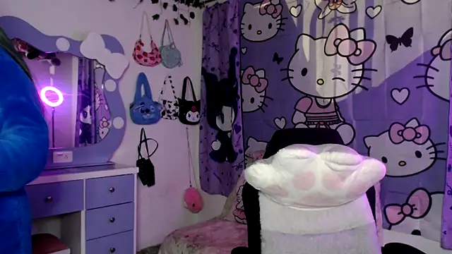 lussyevans24 online show from October 29, 2025, 6:26 am