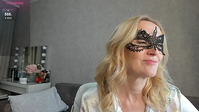 Snapshot of angelica_marquise chatting on November 8, 2025, 5:23 pm angelica marquise online show from November 8, 2025, 5:23 pm