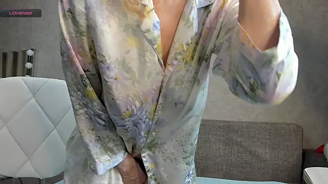 Snapshot of angelica_marquise chatting on November 24, 2025, 8:58 am angelica marquise online show from November 24, 2025, 8:58 am