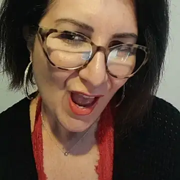 Snapshot of Viola8p chatting on November 26, 2025, 2:07 pm Viola8p online show from November 26, 2025, 2:07 pm