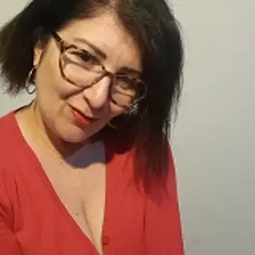 Snapshot of Viola8p chatting on December 1, 2025, 10:09 am Viola8p online show from December 1, 2025, 10:09 am