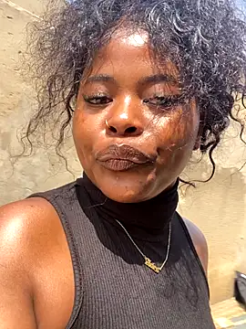 DiamondGoddes online show from November 6, 2025, 7:53 am