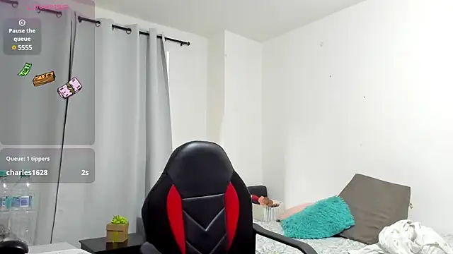 Snapshot of Sanddi_milff chatting on March 18, 2025, 9:32 pm Sanddi milff online show from March 18, 2025, 9:32 pm