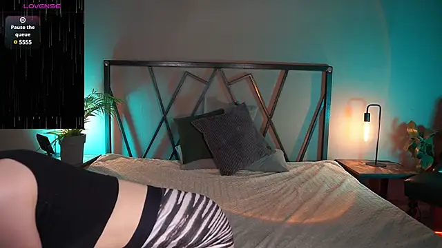 LindaThacker online show from January 29, 2025, 4:58 am