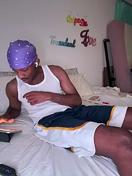 Snapshot of esteraulxxx chatting on December 10, 2024, 6:17 pm esteraulxxx online show from December 10, 2024, 6:17 pm