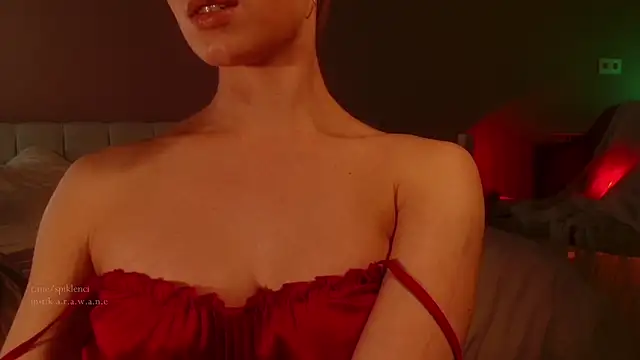 Snapshot of spiklencii chatting on November 18, 2025, 5:39 pm spiklencii online show from November 18, 2025, 5:39 pm