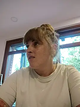 CoddessCrystal online show from September 14, 2025, 6:23 am