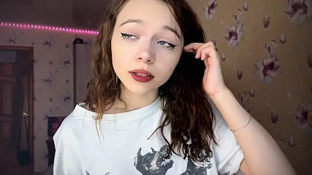 Snapshot of _SofiaBrown chatting on December 5, 2024, 12:08 am  SofiaBrown online show from December 5, 2024, 12:08 am