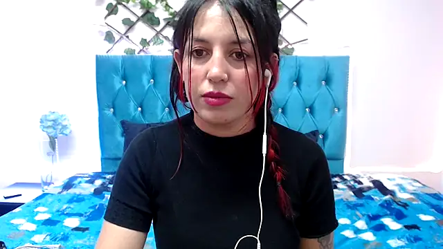 Snapshot of Melani_cute02 chatting on February 14, 2025, 1:56 am Melani cute02 online show from February 14, 2025, 1:56 am