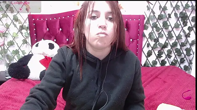 Snapshot of Melani_cute02 chatting on March 18, 2025, 6:46 am Melani cute02 online show from March 18, 2025, 6:46 am