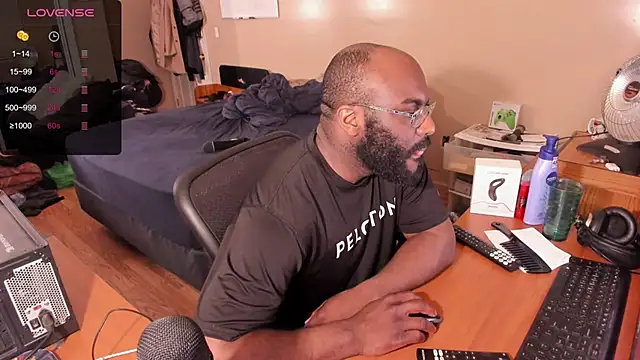 MrChuckDailyXXX online show from March 17, 2025, 1:46 am